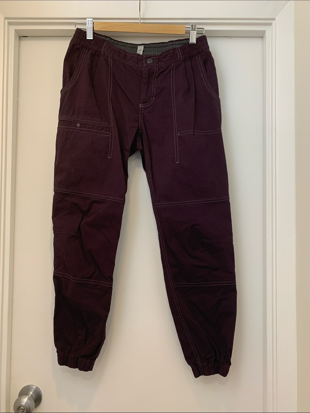 Mountain Hardwear Women's Cargo Joggers in Deep Plum